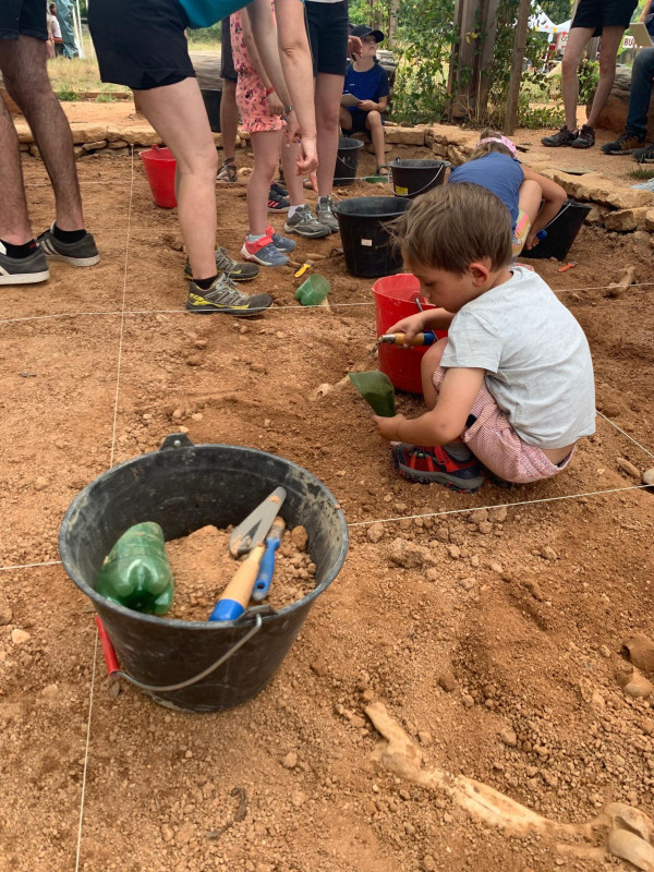 Vacances de Printemps à la Préhistoire : Atelier Fouilles_Quinson