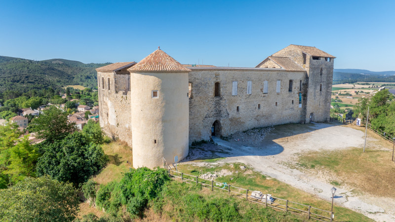 Exposition en plein air - Château des Templiers_Gréoux-les-Bains Exposition en plein air - Château des Templiers_Gréoux-les-Bains
