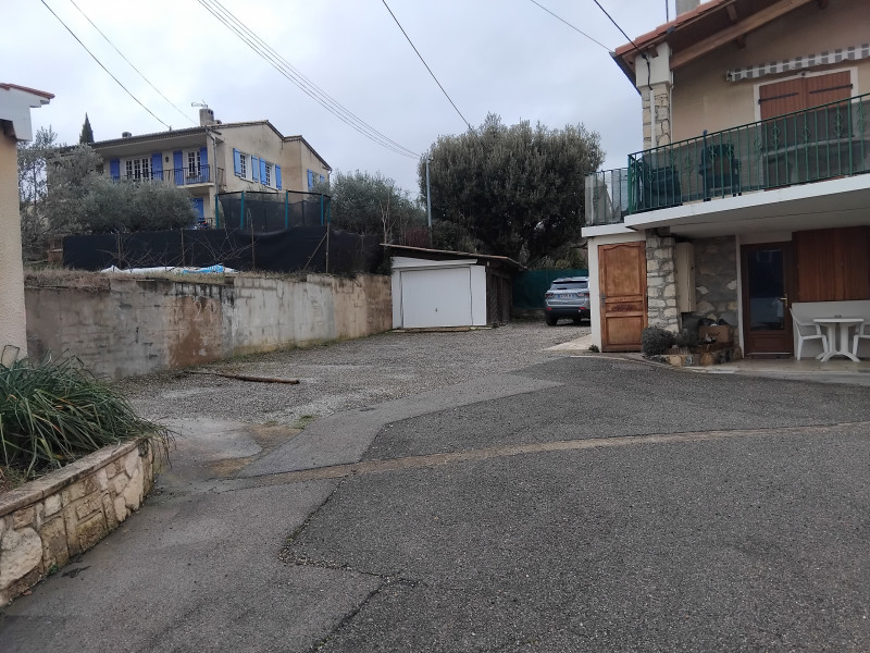 Entrée dans la résidence