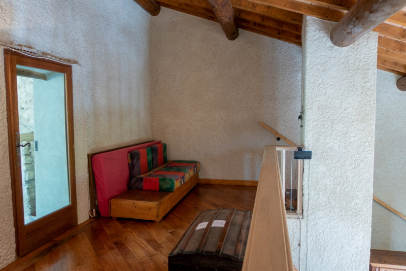 Mezzanine, accès à la terrasse Mezzanine, accès à la terrasse