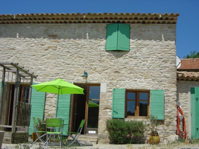 Terrasse romarins - © Gîtes mirabilis Terrasse romarins