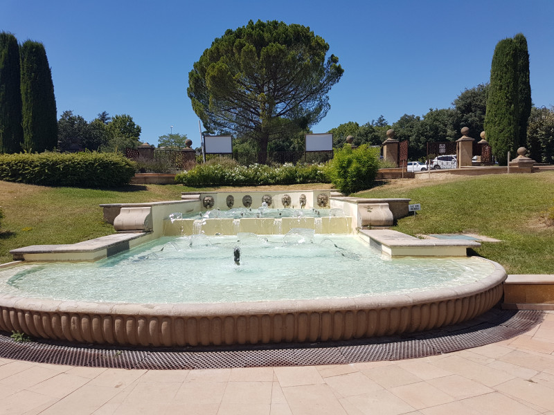 fontaine des thermes fontaine des thermes